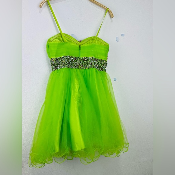Dave & Johnny Lime Green Satin Dress - Picture 6 of 14